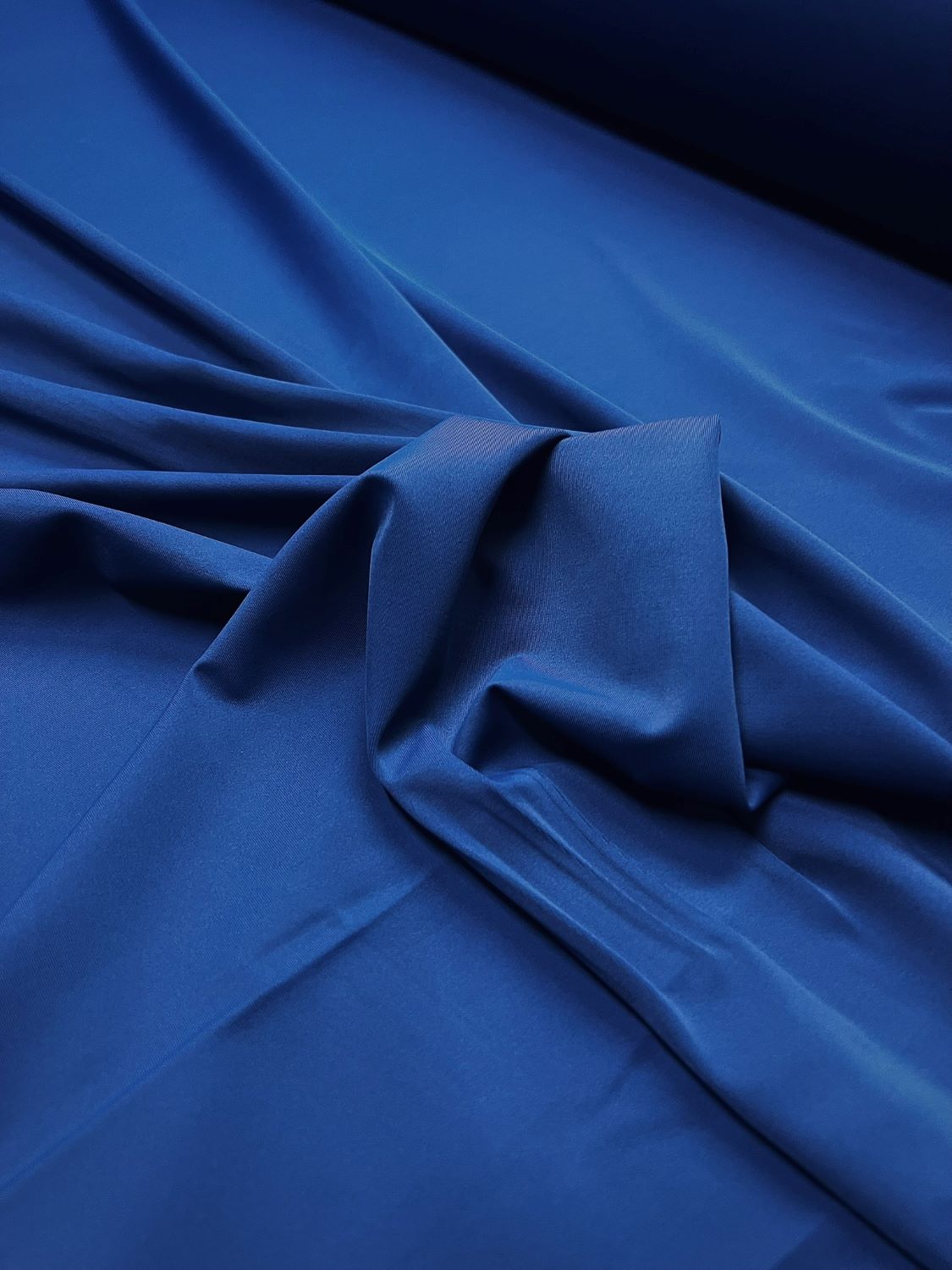 Navy blue – 203 plavkovina